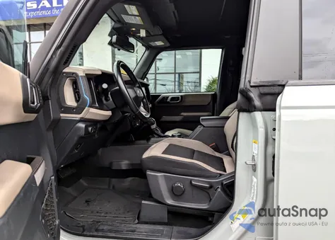 2021 Ford Bronco Base z USA, uszkodzony, nr VIN 1FMEE5DP0MLA61XXX